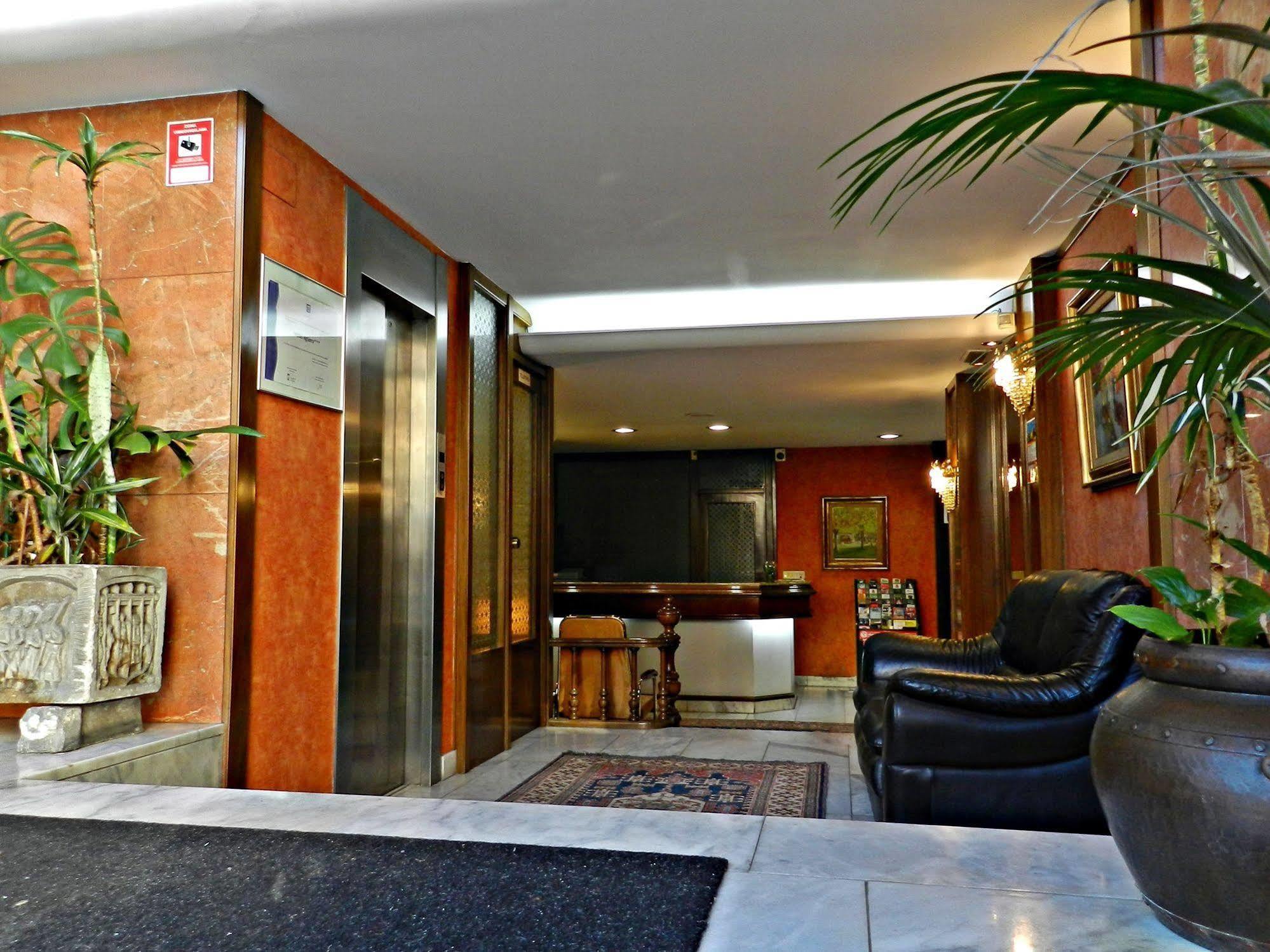 Hotel Alda Centro Gijón Buitenkant foto