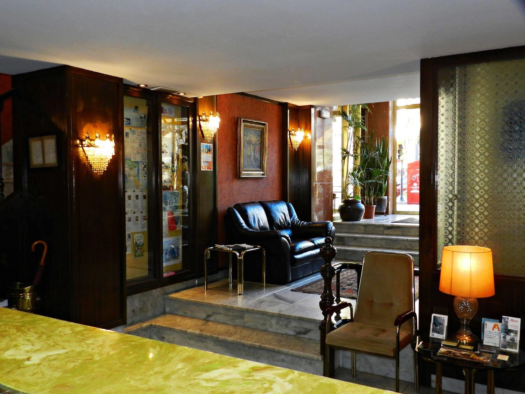 Hotel Alda Centro Gijón Buitenkant foto